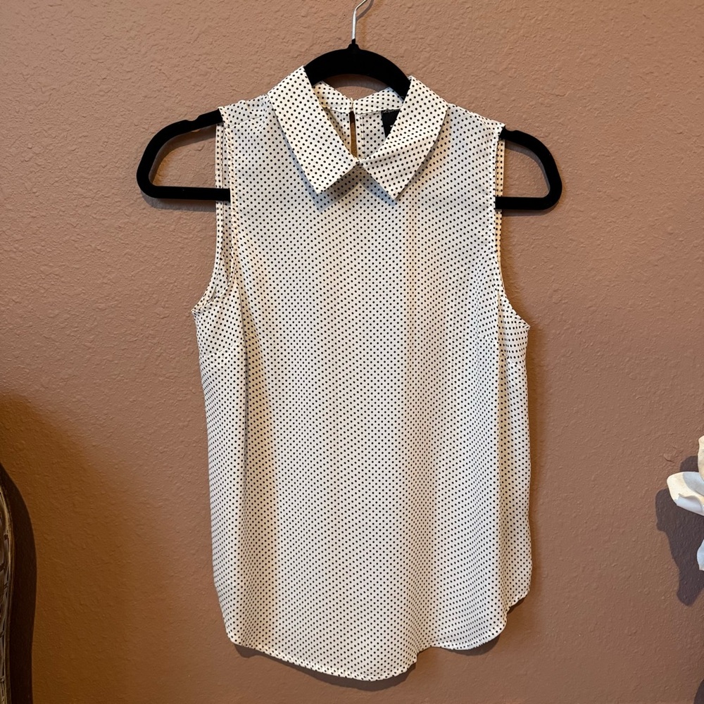 Who What Wear Black and White Sleeveless Blouse